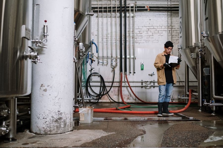 All-grain electric brewing system with recirculation tubing